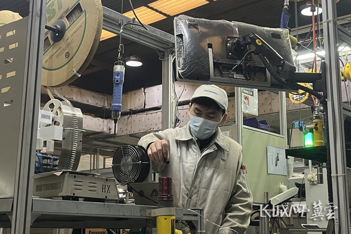 唐山铆焊加工案例_唐山松下产业机器有限公司 焊接机器人 工程技术中心