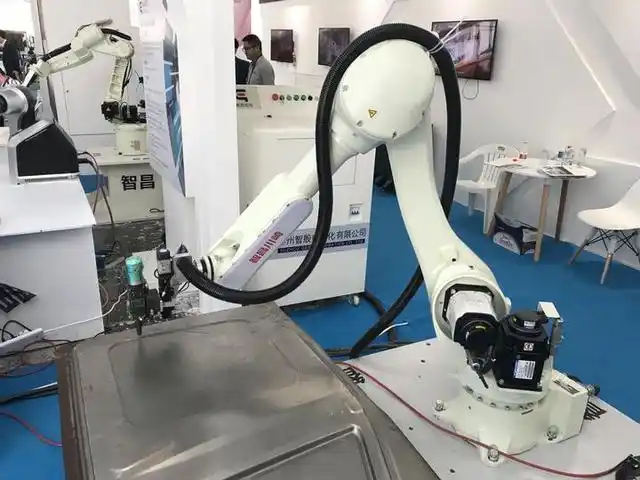 小批量机械加工柔性生产_中国机器人峰会 余姚机器人产业链 智能制造机器人控制器