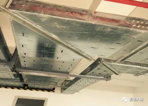 梯架托盘槽盒接地_梯架托盘槽盒弯曲半径_铆焊加工托盘安装规范