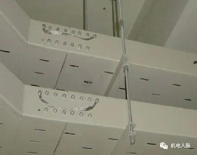 铆焊加工托盘安装规范_梯架托盘槽盒弯曲半径_梯架托盘槽盒接地