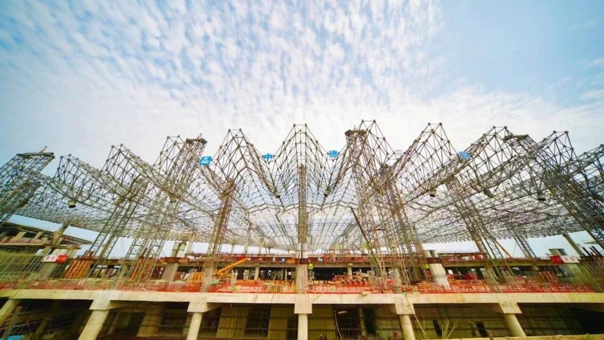 珠海铆焊钣金加工_珠海机场改扩建工程_T2航站楼钢结构施工技术