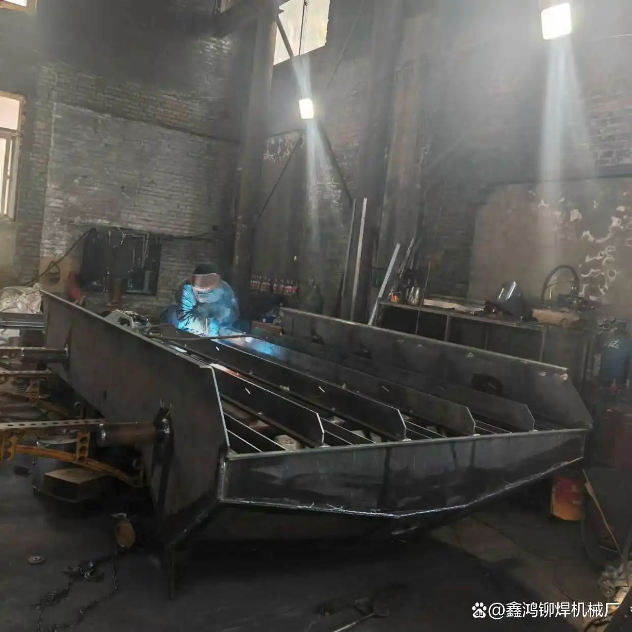 铆焊加工成本_辽阳市鑫鸿铆焊机械厂_焊接加工一站式服务