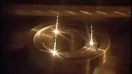 使用激光焊、电子束焊进行精密铆焊_激光复合焊接技术_激光焊接原理