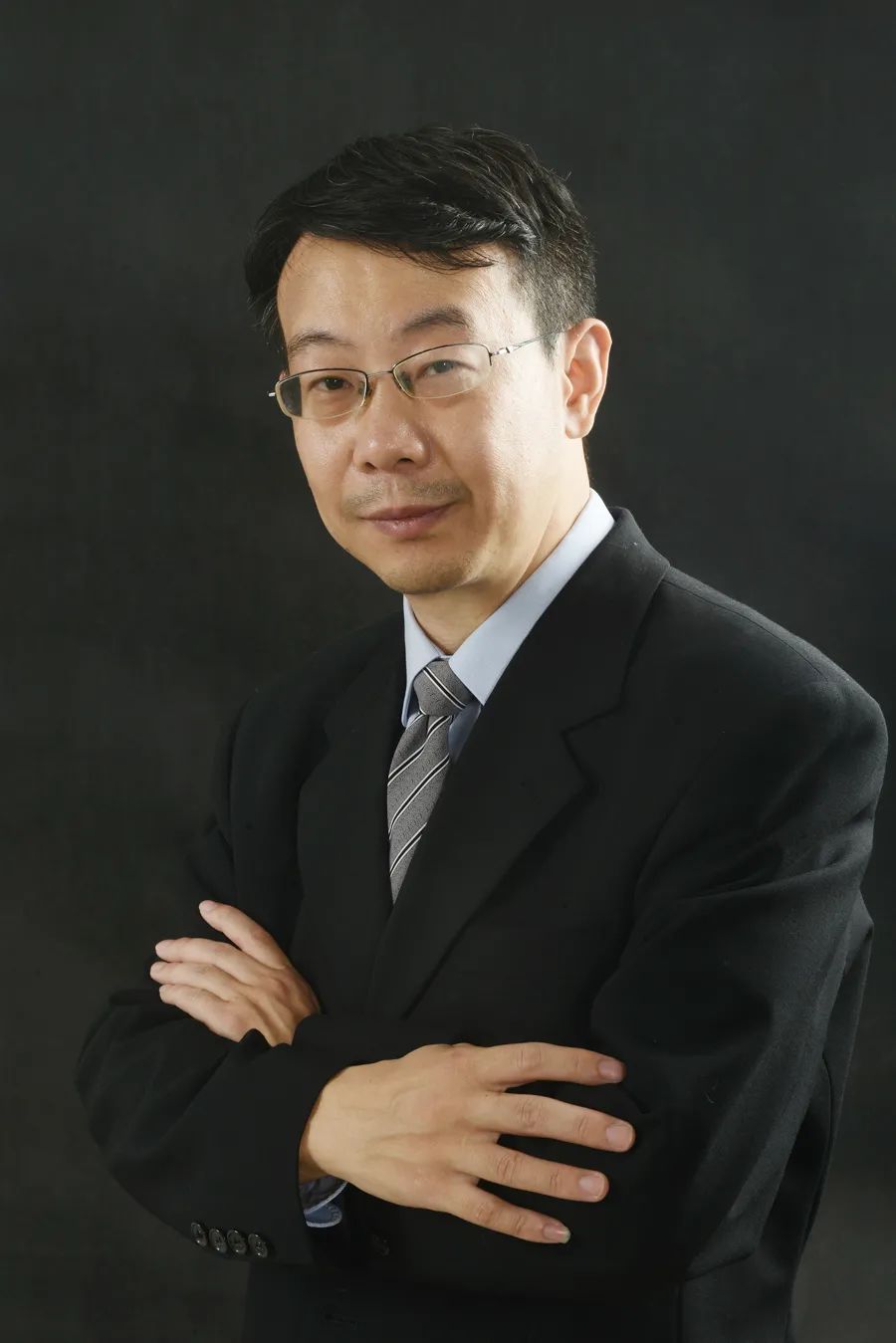 复杂曲面零件高效精密数控加工_机器人化智能制造装备_光学精密零件加工工艺