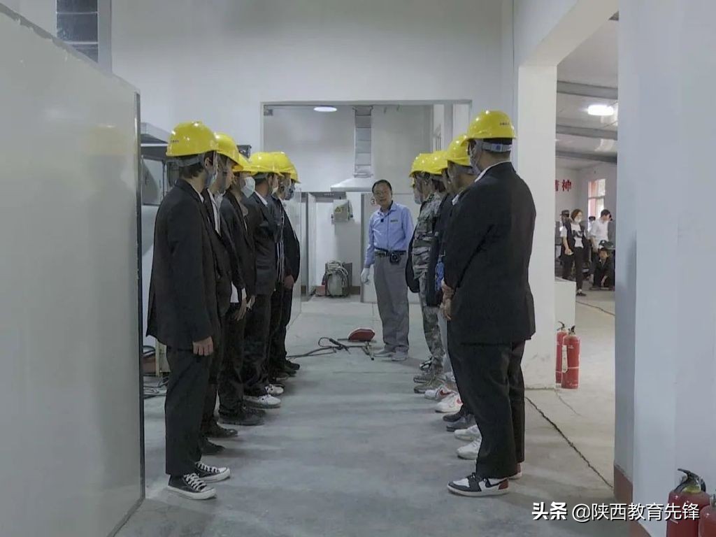 陕西铆焊加工_焊接技术应用专业实训基地_西安铁道职业学校铆焊工实训基地