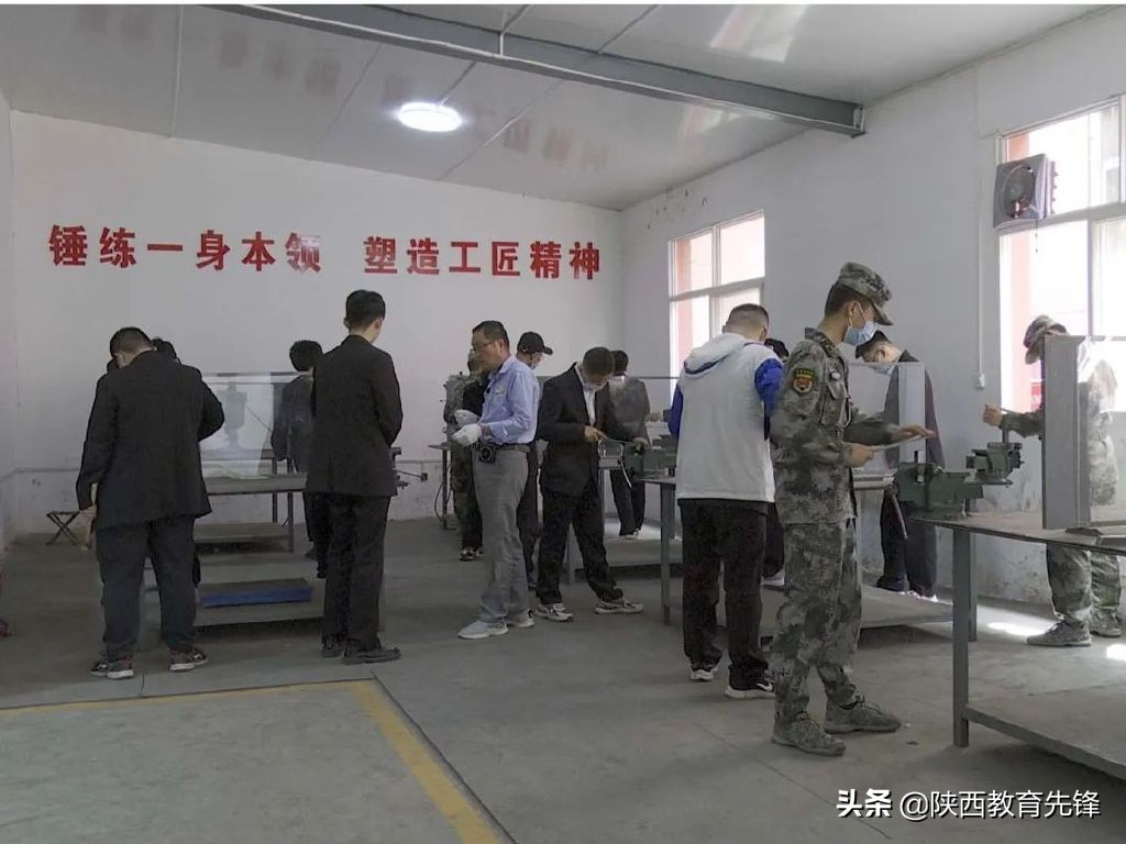 陕西铆焊加工_焊接技术应用专业实训基地_西安铁道职业学校铆焊工实训基地