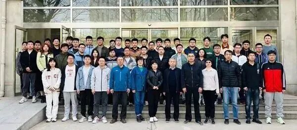 为科研院所提供的特种材料铆焊实验服务_特种焊接机器人技术_移动焊接机器人技术
