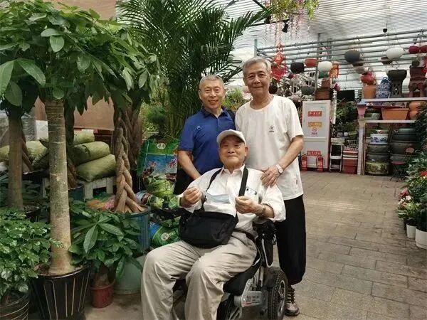 特种焊接机器人技术_为科研院所提供的特种材料铆焊实验服务_移动焊接机器人技术