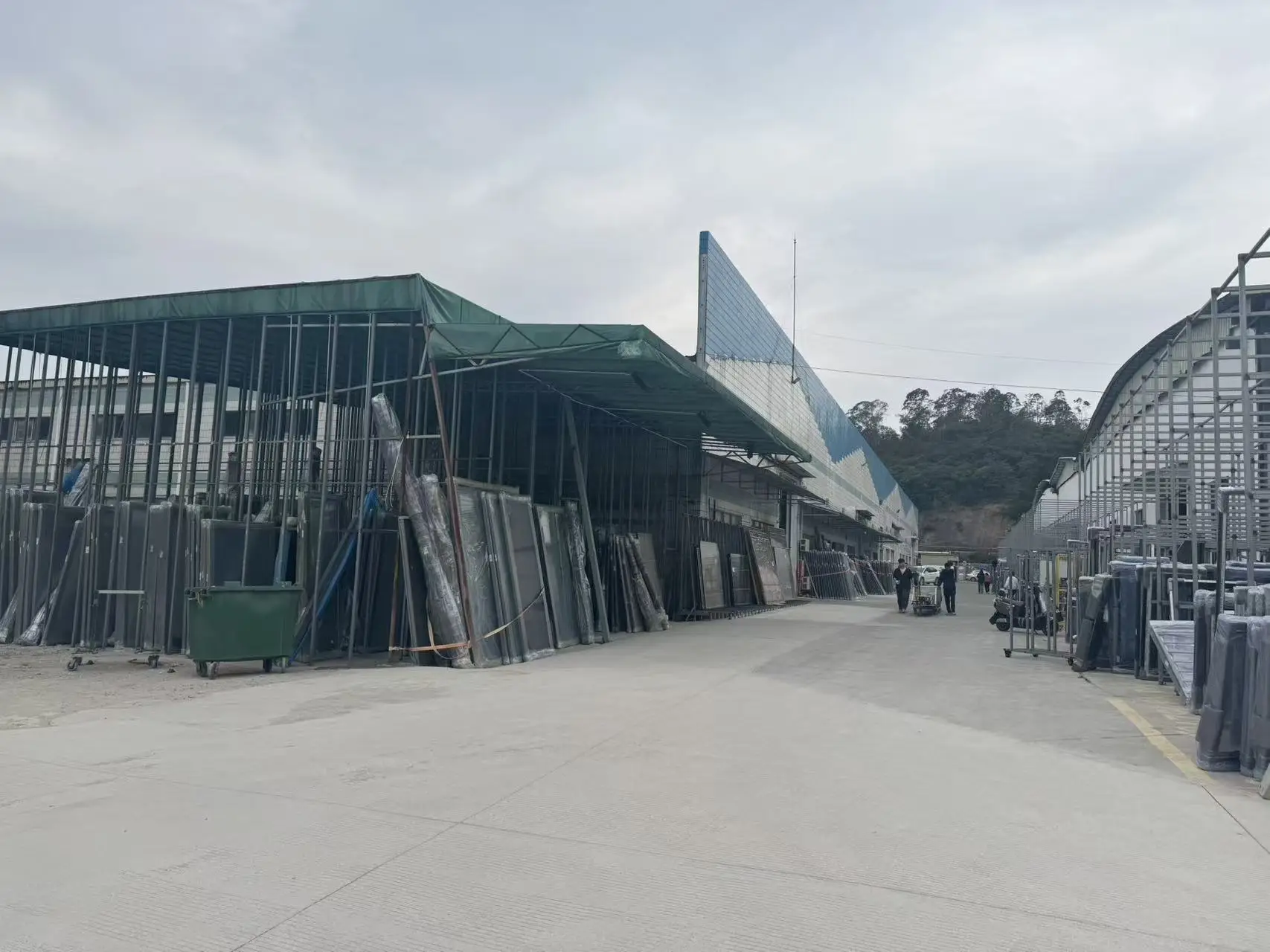 门窗优质厂家_阳台门窗工厂_门窗五金零件加工厂家