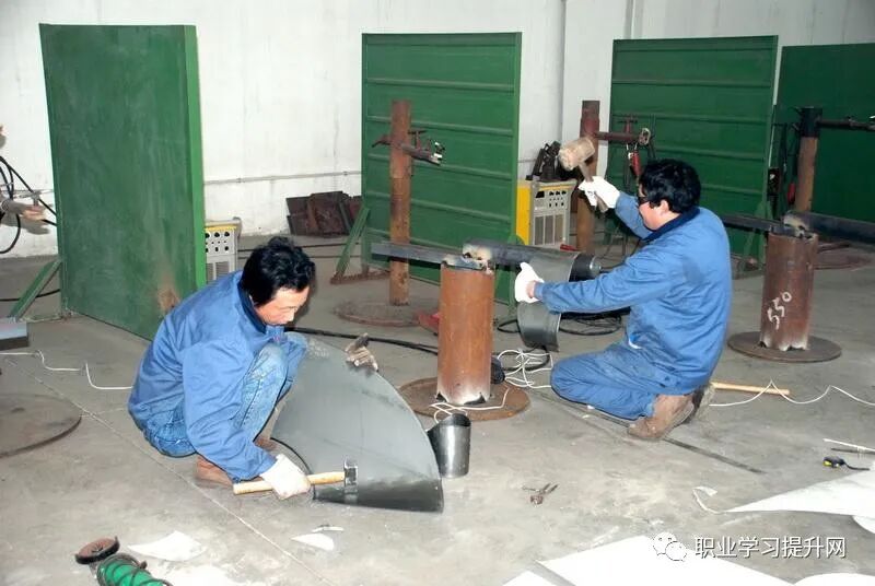 铆工工艺流程_铆工技能培训_铆焊加工什么意思