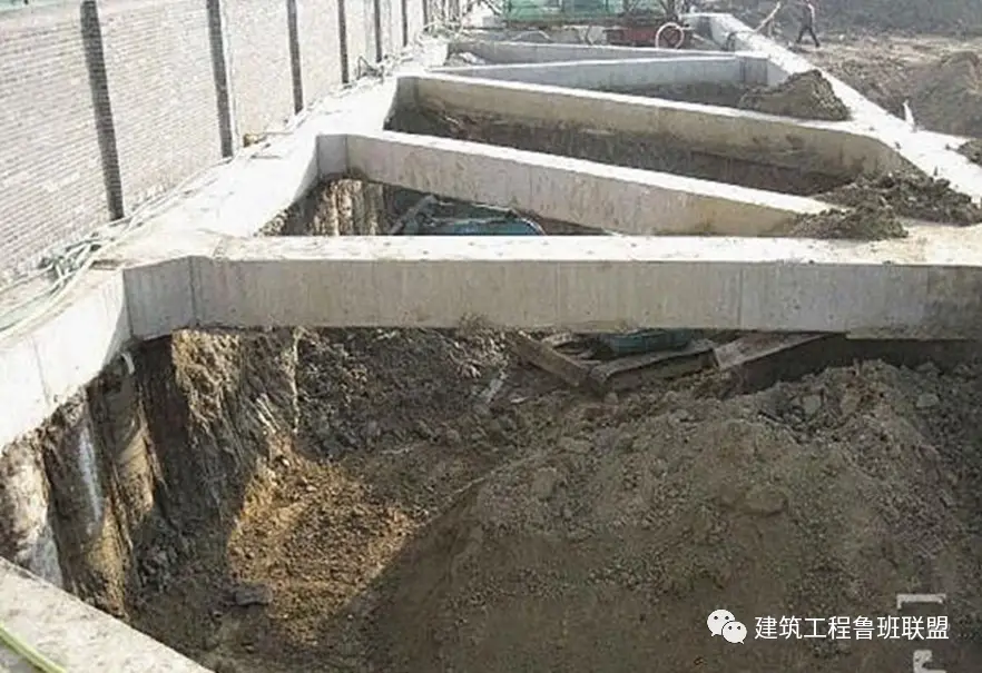 基坑内支撑格构柱施工工艺_格构柱铆焊加工_格构柱焊接技术规范