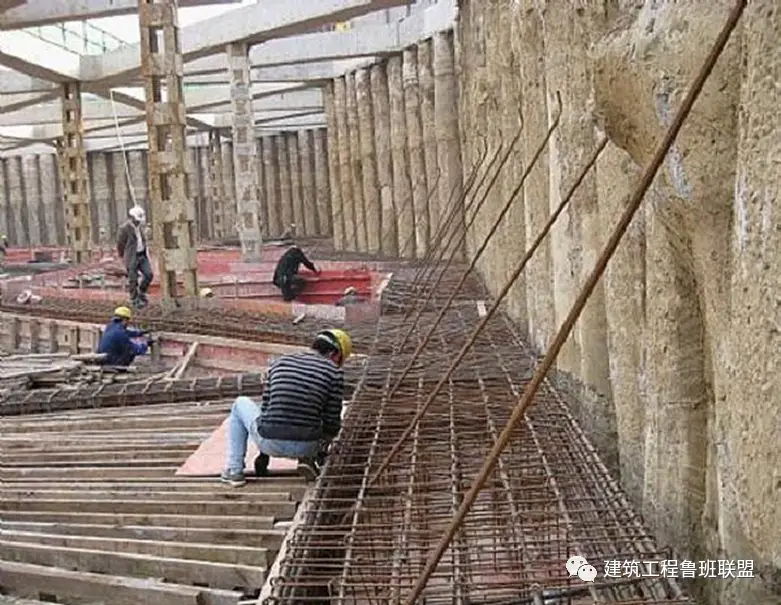 基坑内支撑格构柱施工工艺_格构柱铆焊加工_格构柱焊接技术规范