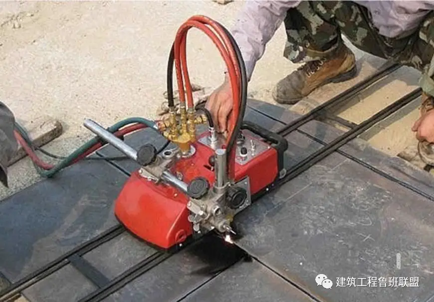 格构柱铆焊加工_格构柱焊接技术规范_基坑内支撑格构柱施工工艺